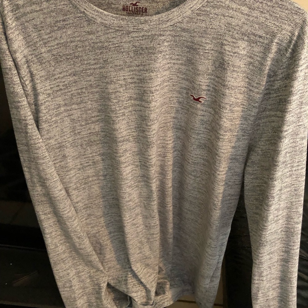 Men’s long sleeve Hollister crew neck tee